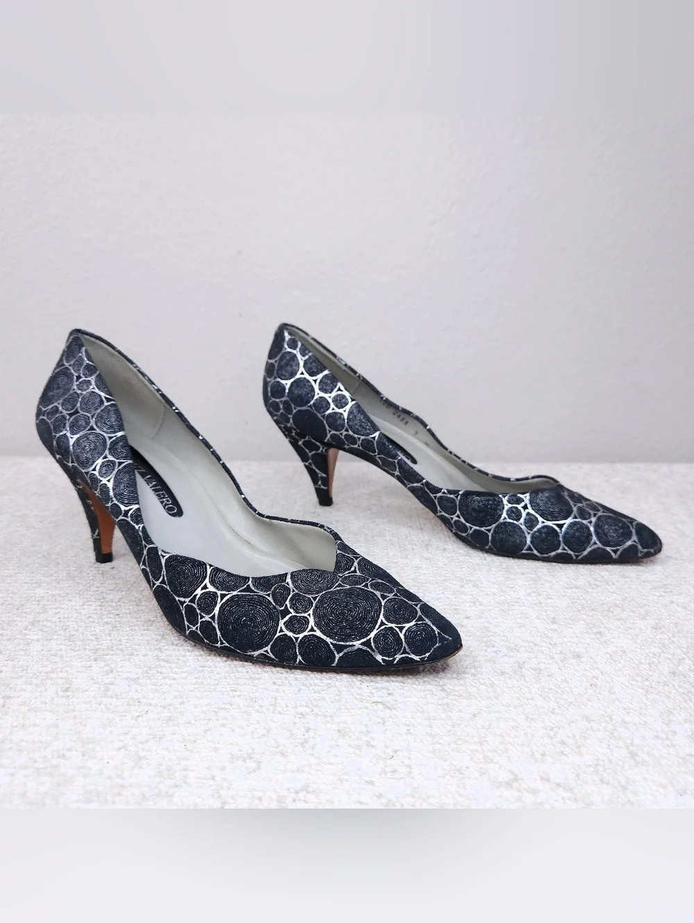 Vintage Martinez Valero Kitten Heel Pumps US 9 Metallic Leather Slip-On Heels